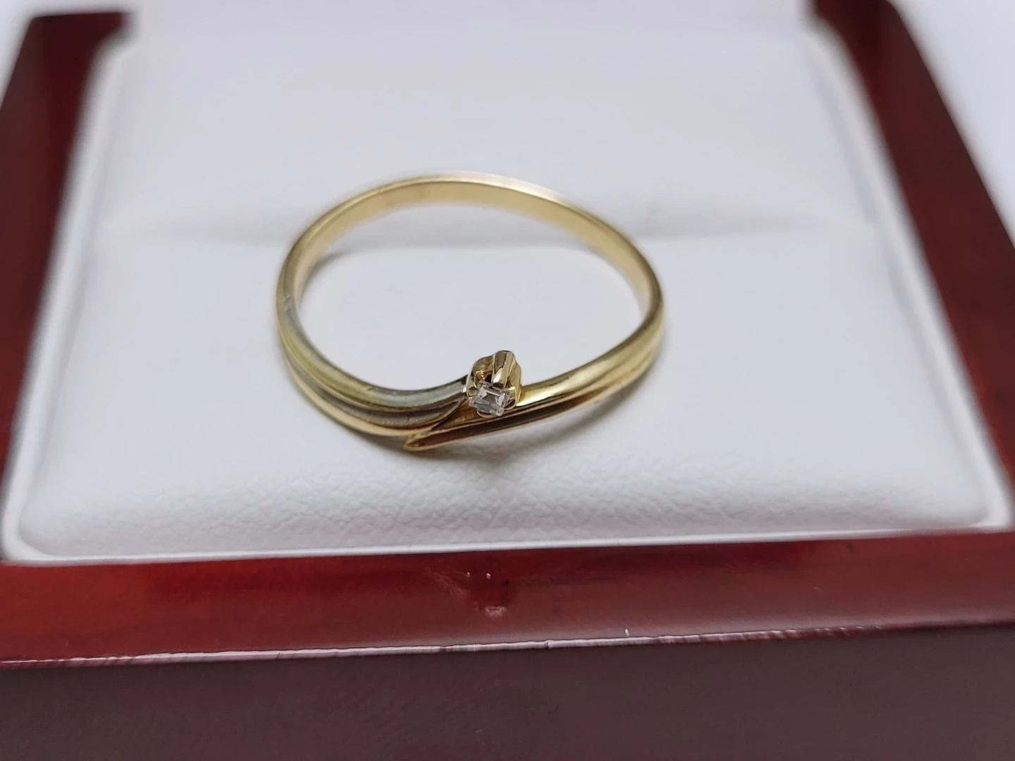 zloty-pierscionek-z-diamentem-146g-585-002ct-kamien-17088-128