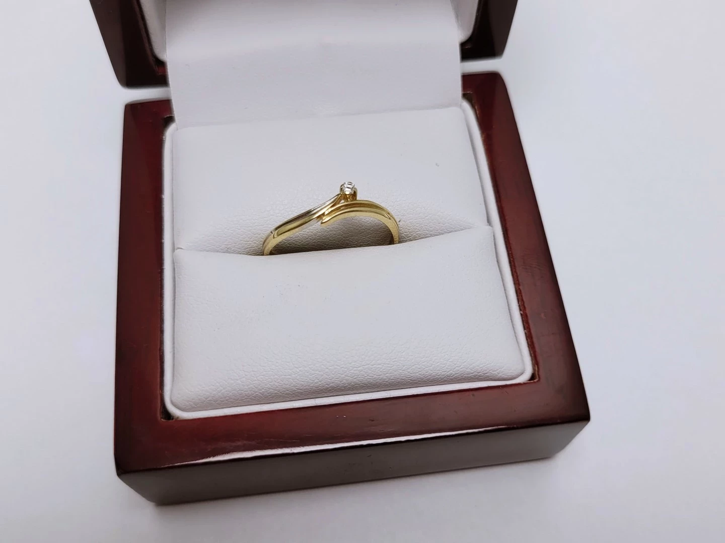 zloty-pierscionek-z-diamentem-146g-585-002ct-ean-gtin-5900025448069