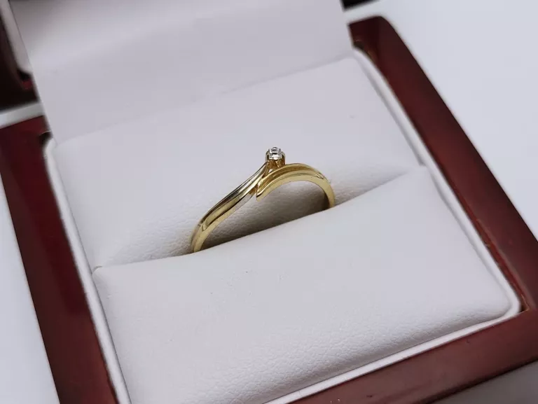 zloty-pierscionek-z-diamentem-146g-585-002ct-rodzaj-2205-2