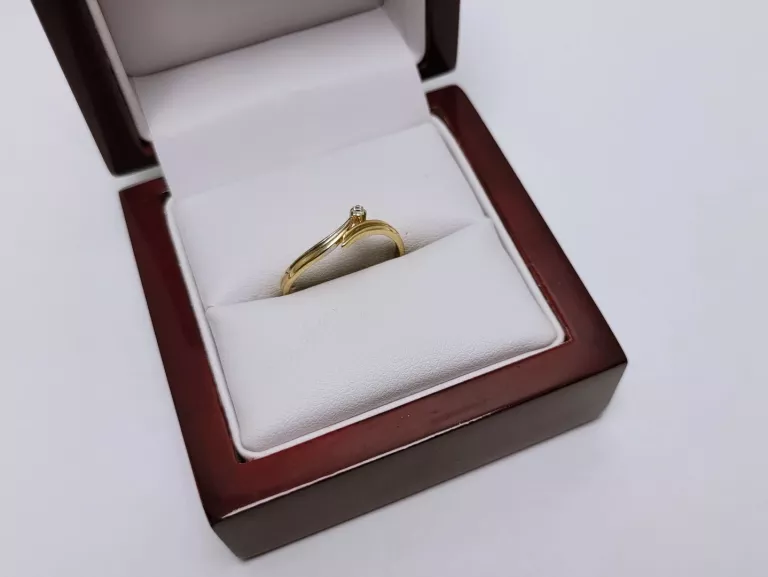 zloty-pierscionek-z-diamentem-146g-585-002ct-stan-11323-238058