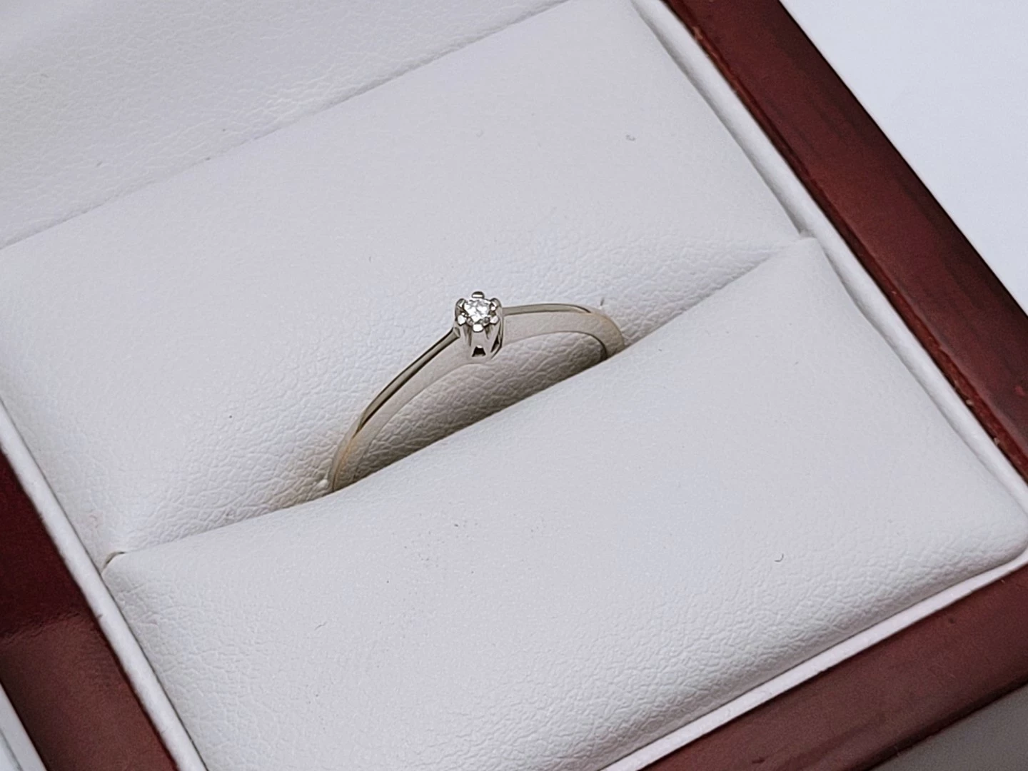 zloty-pierscionek-z-diamentem-102g-585-002ct-niemodlinska-23-opole