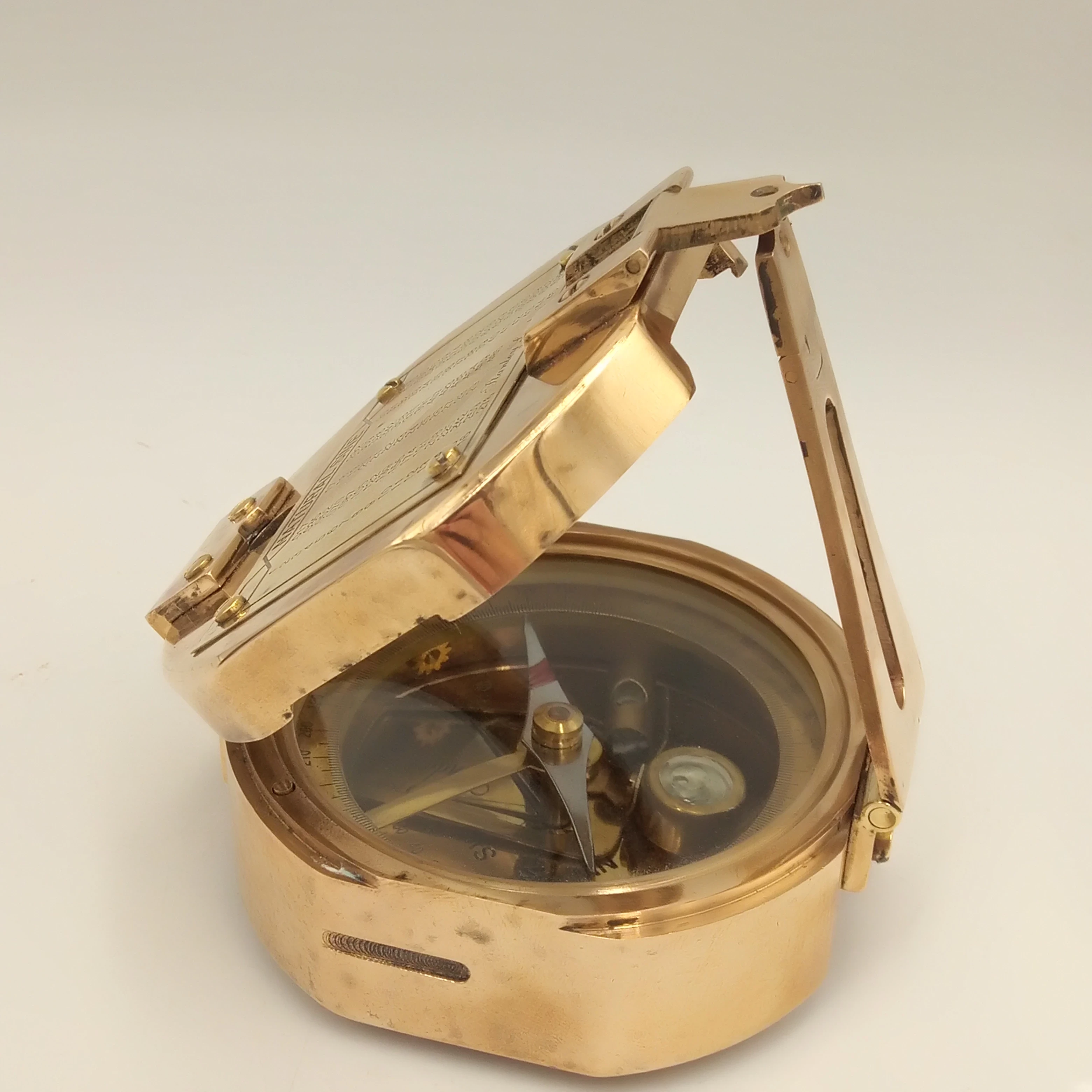 kompas-mosiezny-stanley-london-7cm-pulawska-103-warszawa