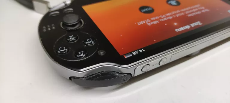 KONSOLA SONY PS VITA PCH-1004