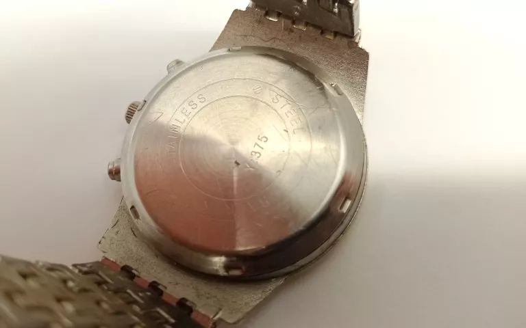 zegarek-geneva-y-375-ksztalt-koperty-okragla