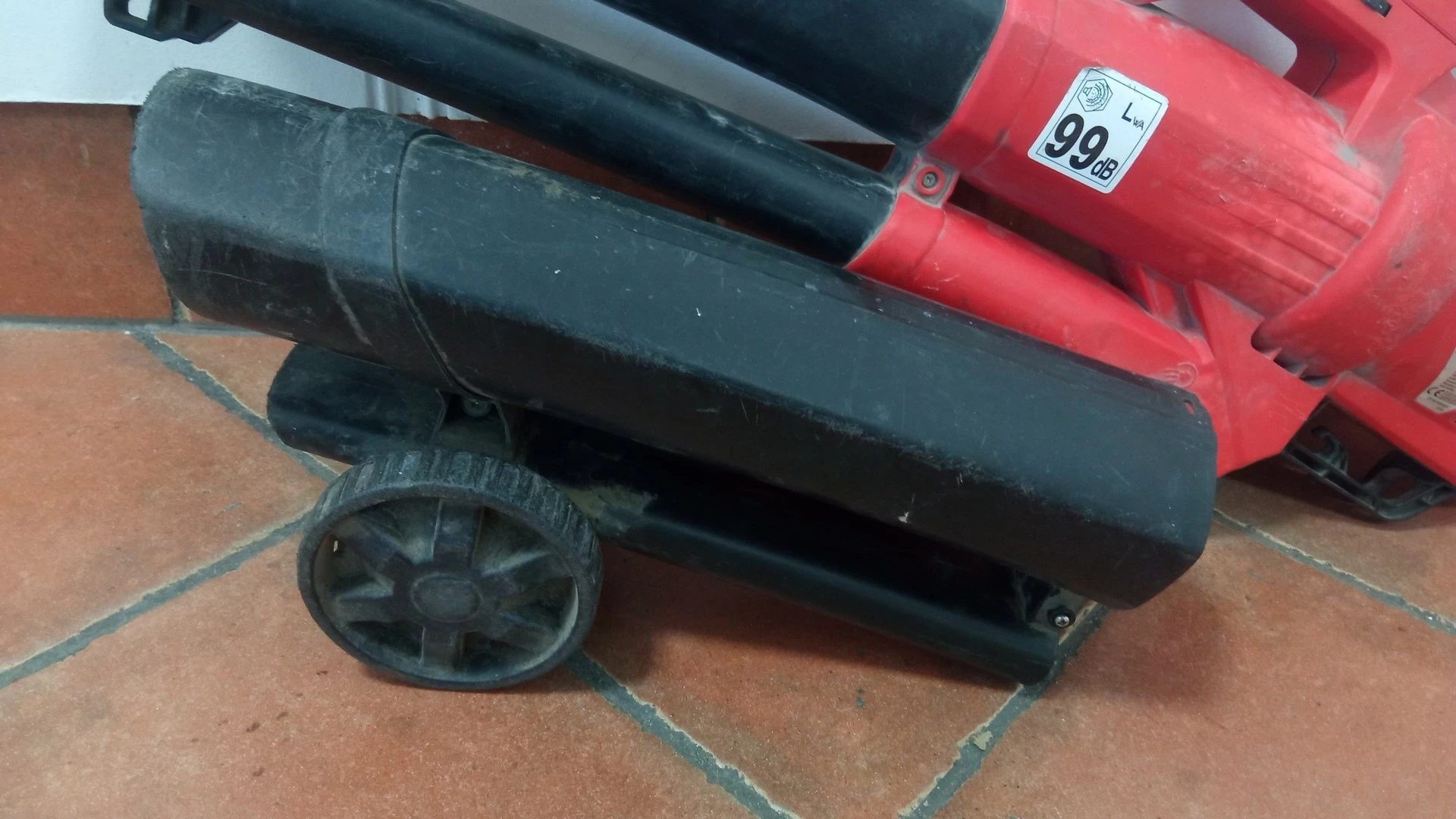 odkurzacz-do-liscidmuchawa-grizzly-els-2614-2e-marka-grizzly