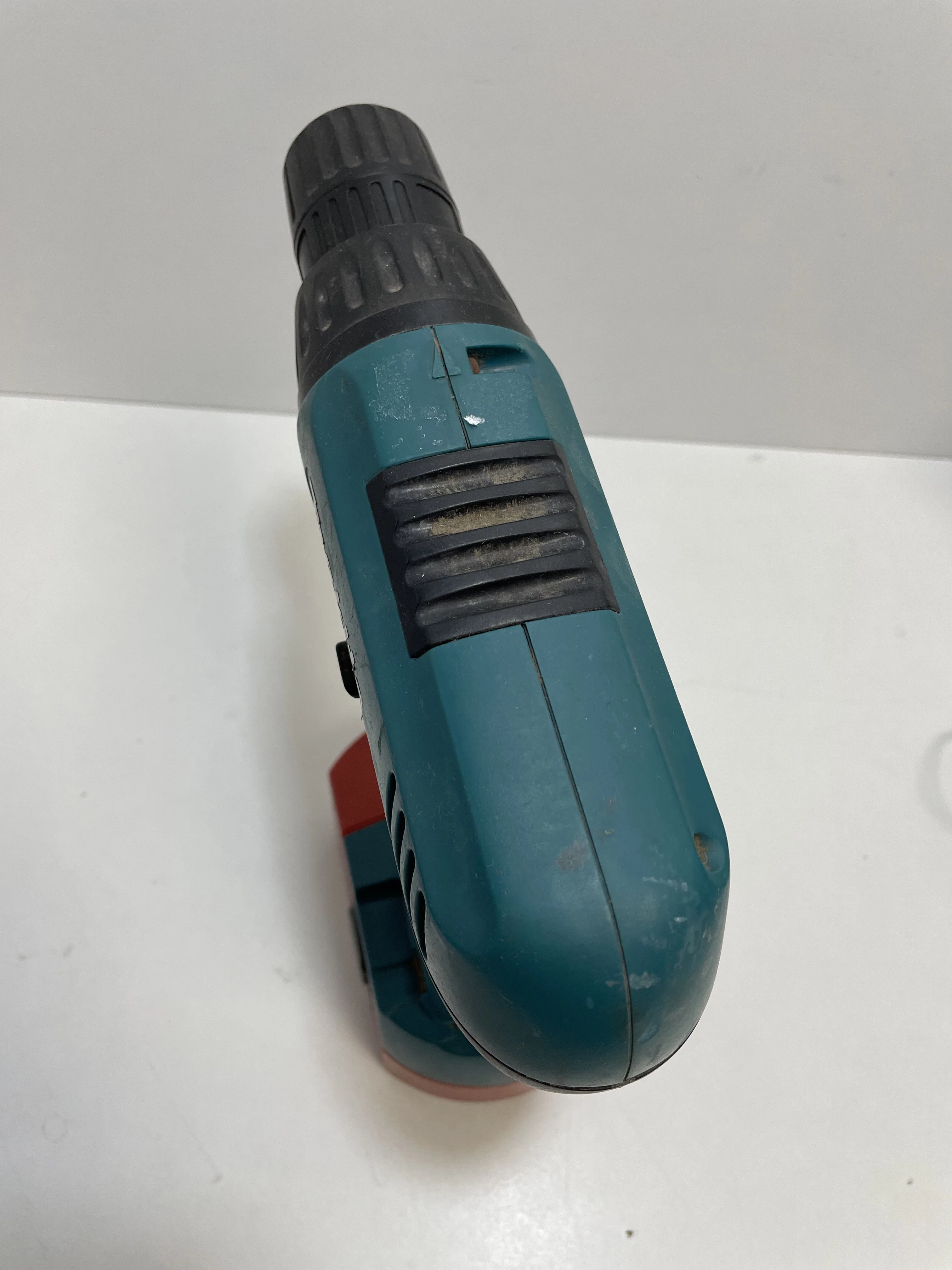 wkretarka-akumulatorowa-18v-champion-cp-1501-rodzaj-silnika-silnik-szczotkowy