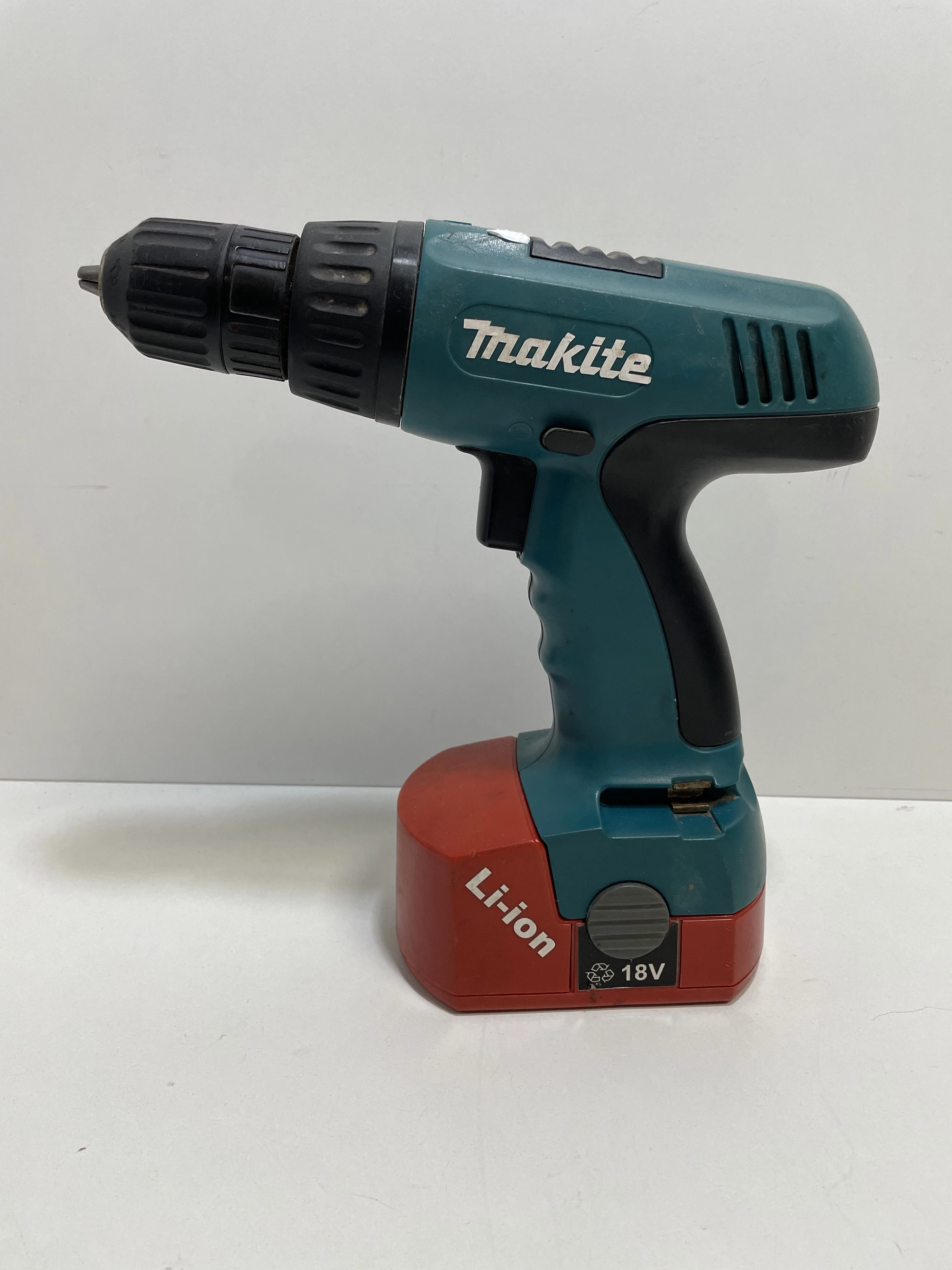 wkretarka-akumulatorowa-18v-champion-cp-1501-osiedle-centrum-d1-krakow