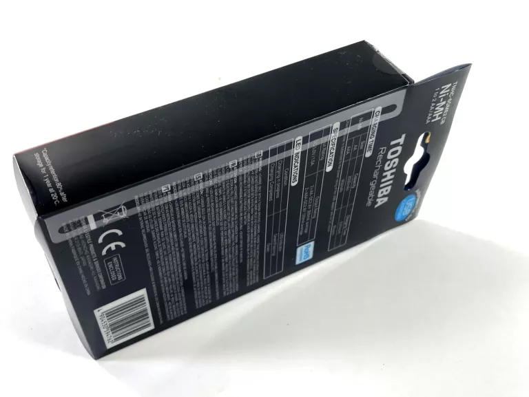 ŁADOWARKA TOSHIBA + 2 AKUMULATORKI AA 2000 MAH