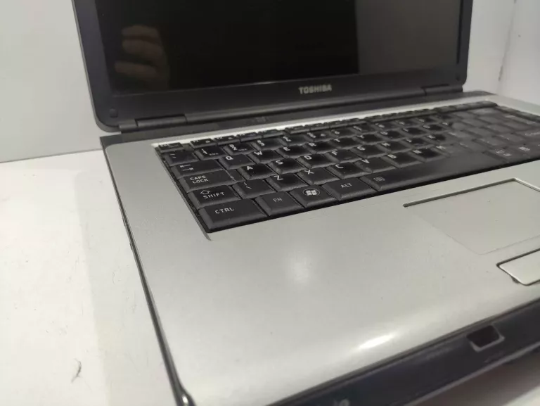 LAPTOP TOSHIBA L300-11L