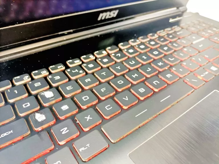MSI GE62 APACHE I7-6700HQ/8GB/1000 GTX960M FHD