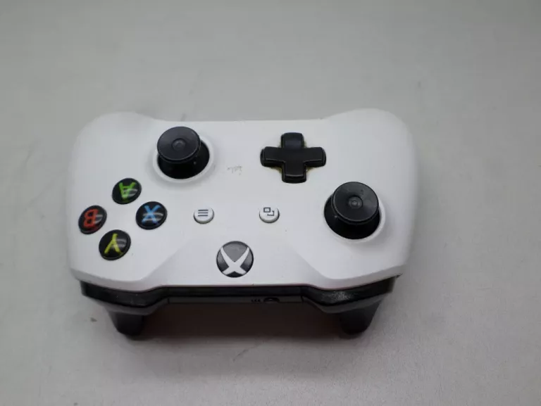 PAD XBOX ONE BIAŁY LEWY ANALOG W PADZIE NIE DZIAŁ