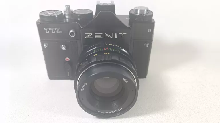 APARAT ZENIT TTL + OBIEKTYW + ETUI