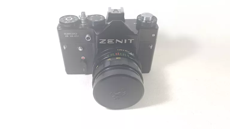 APARAT ZENIT TTL + OBIEKTYW + ETUI