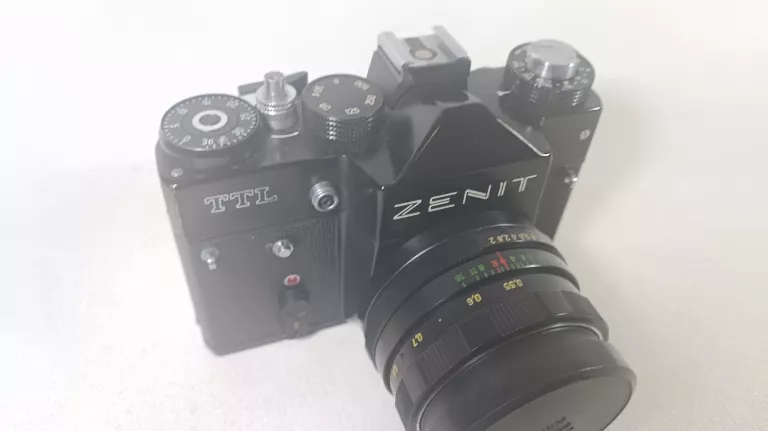 APARAT ZENIT TTL + OBIEKTYW + ETUI