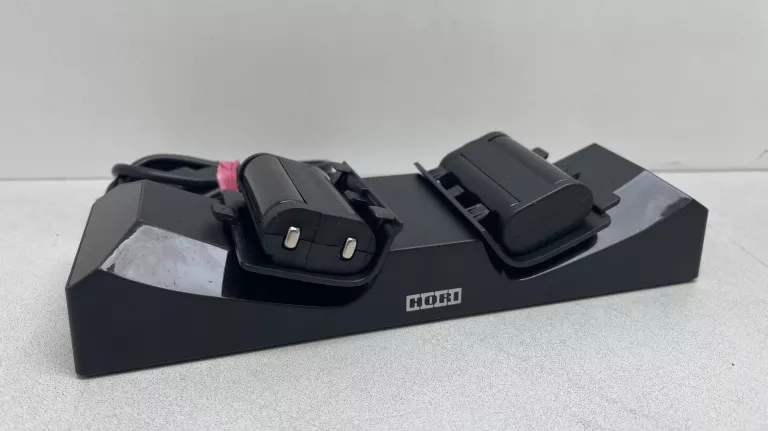 HORI ŁADOWARKA DO PADÓW XBOX SERIES X AB10-001U