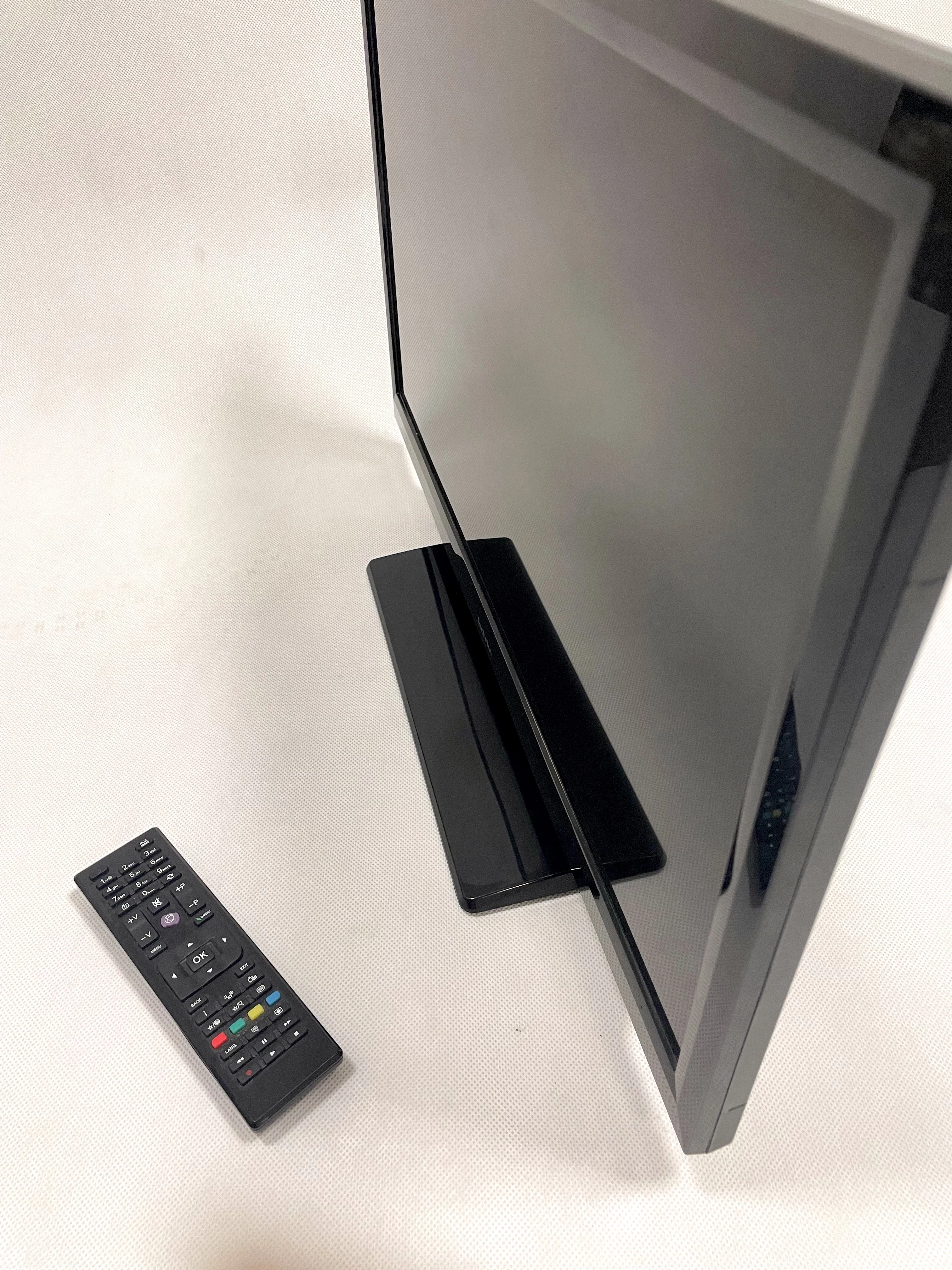 telewizor-technika-22-lf904ss13-pilot-wielkopolska-36-gdynia