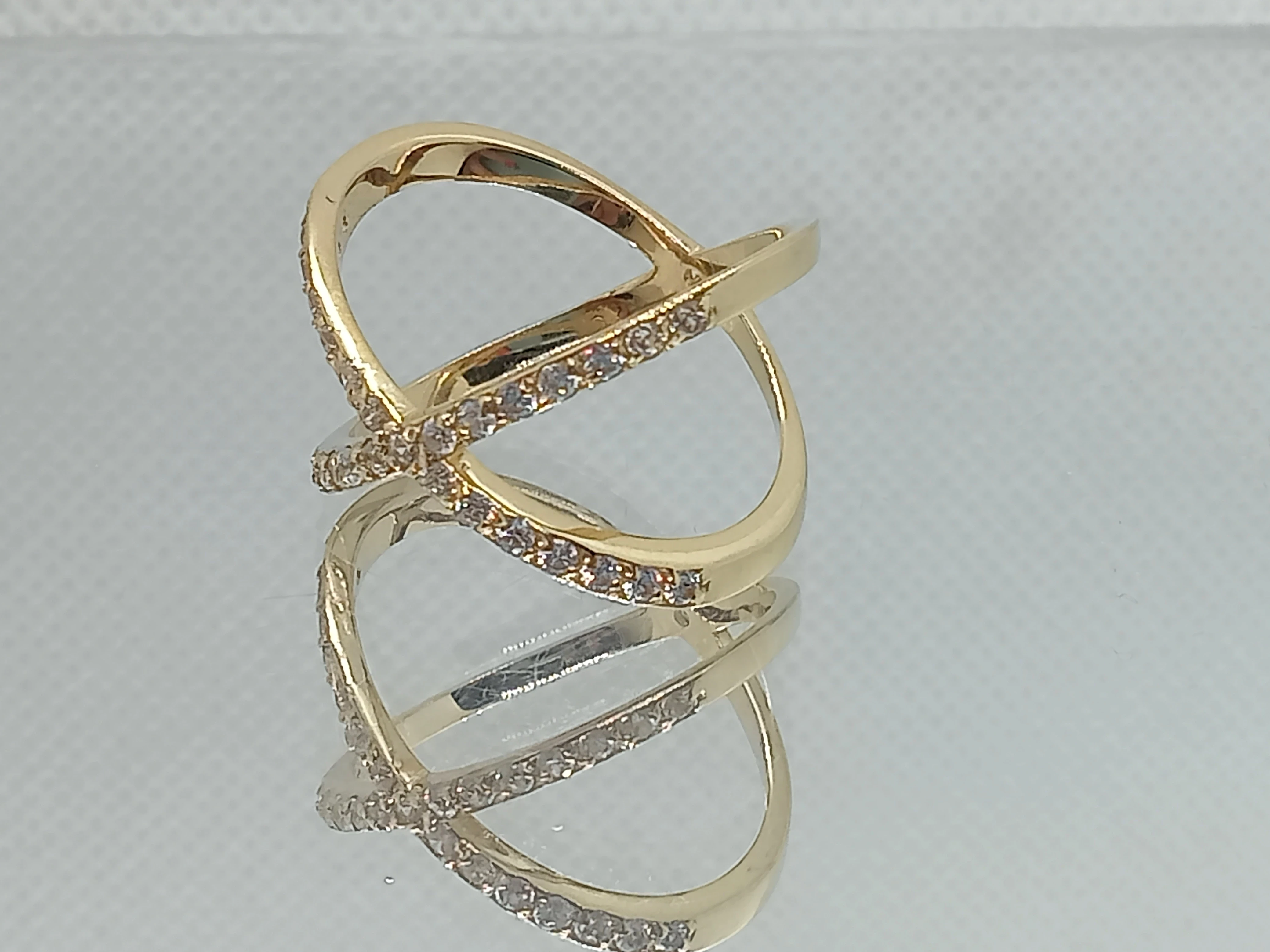 zloty-pierscionek-nieskonczonosc-z-cyrkoniami-585-material-zloto