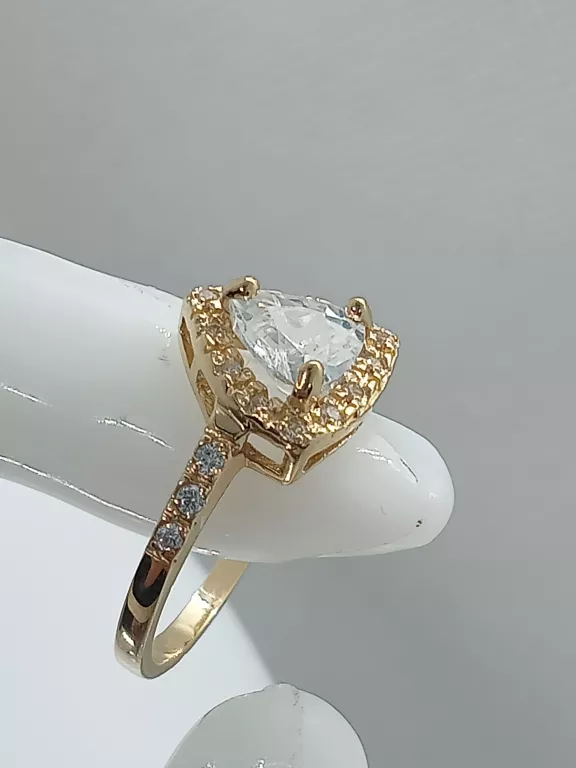 zloty-pierscionek-trojkat-z-cyrkoniami-585-stan-uzywany