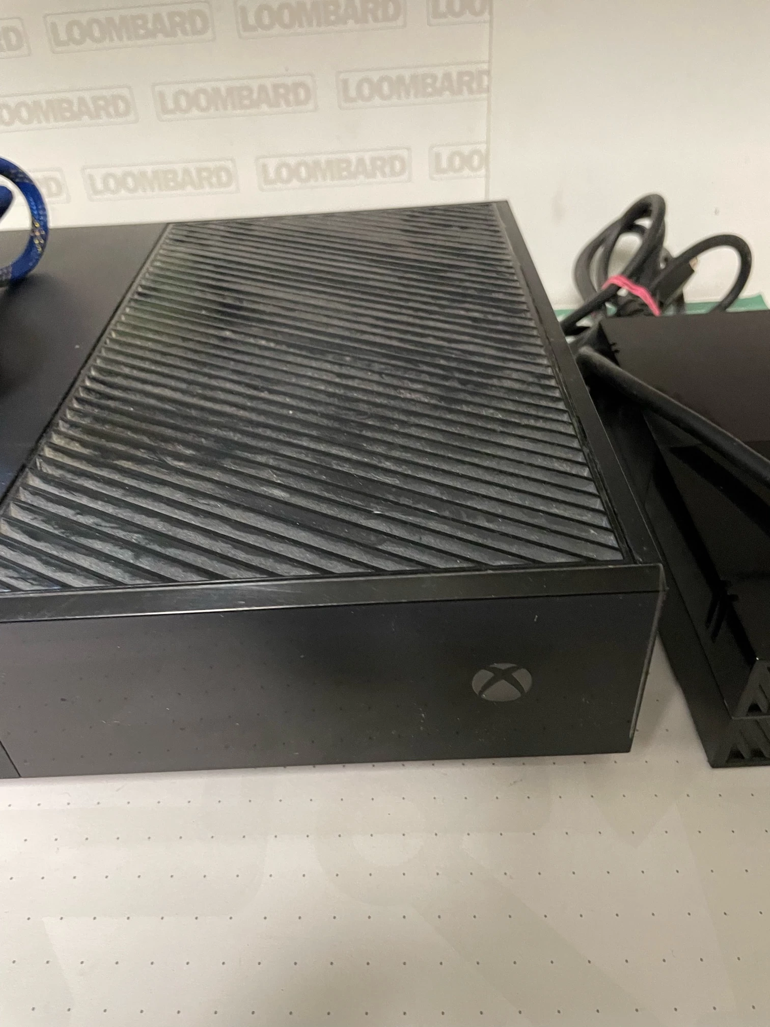 konsola-xbox-one-1tb-tanio-kolor-czarny