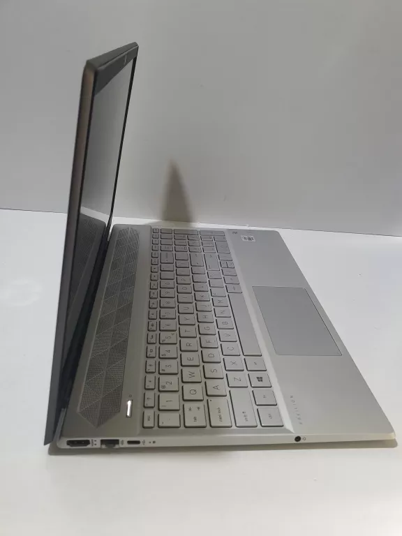 LAPTOP HP PAVILION 15-CS3029NW 8GB 512GB SSD I5