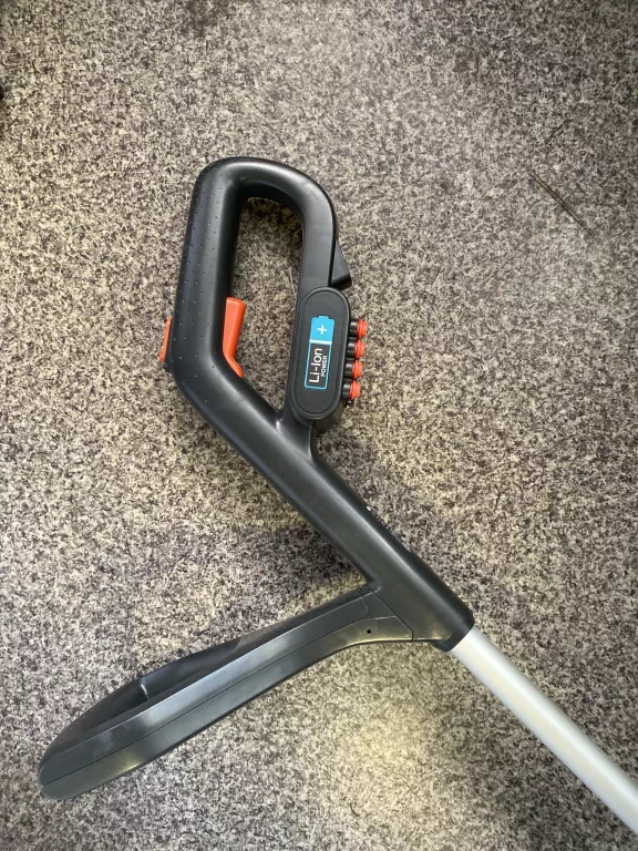 PODKASZARKA AKUMULATOROWA GARDENA SMALLCUT LI-23R | Kosy i podkaszarki ...