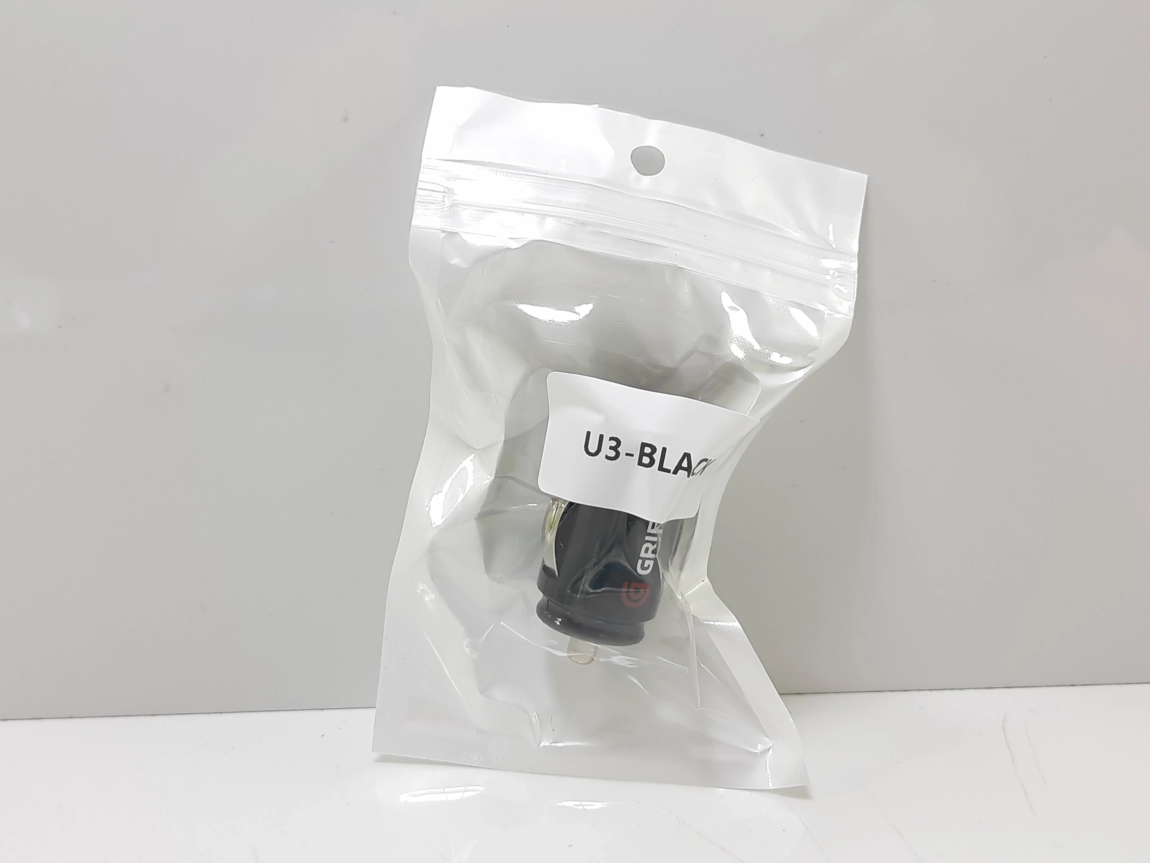 21ladowarka-samochodowa-usb-loombard-5v-1000ma-ean-gtin-3303170070093