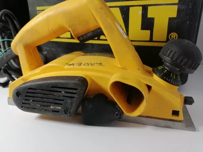 STRUG RĘCZNY HEBEL ELEKTRYCZNY 2,5MM DEWALT DW680