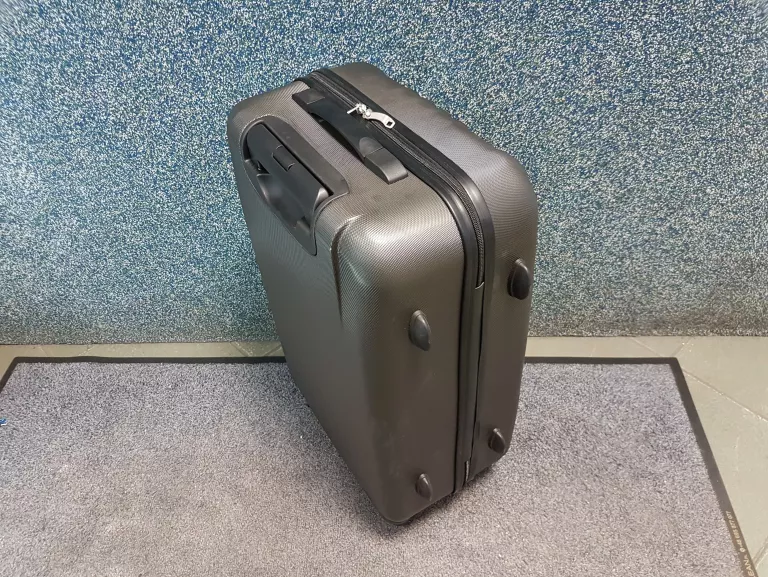 walizka-podrozna-sztywna-na-kolkach-kolor-szary