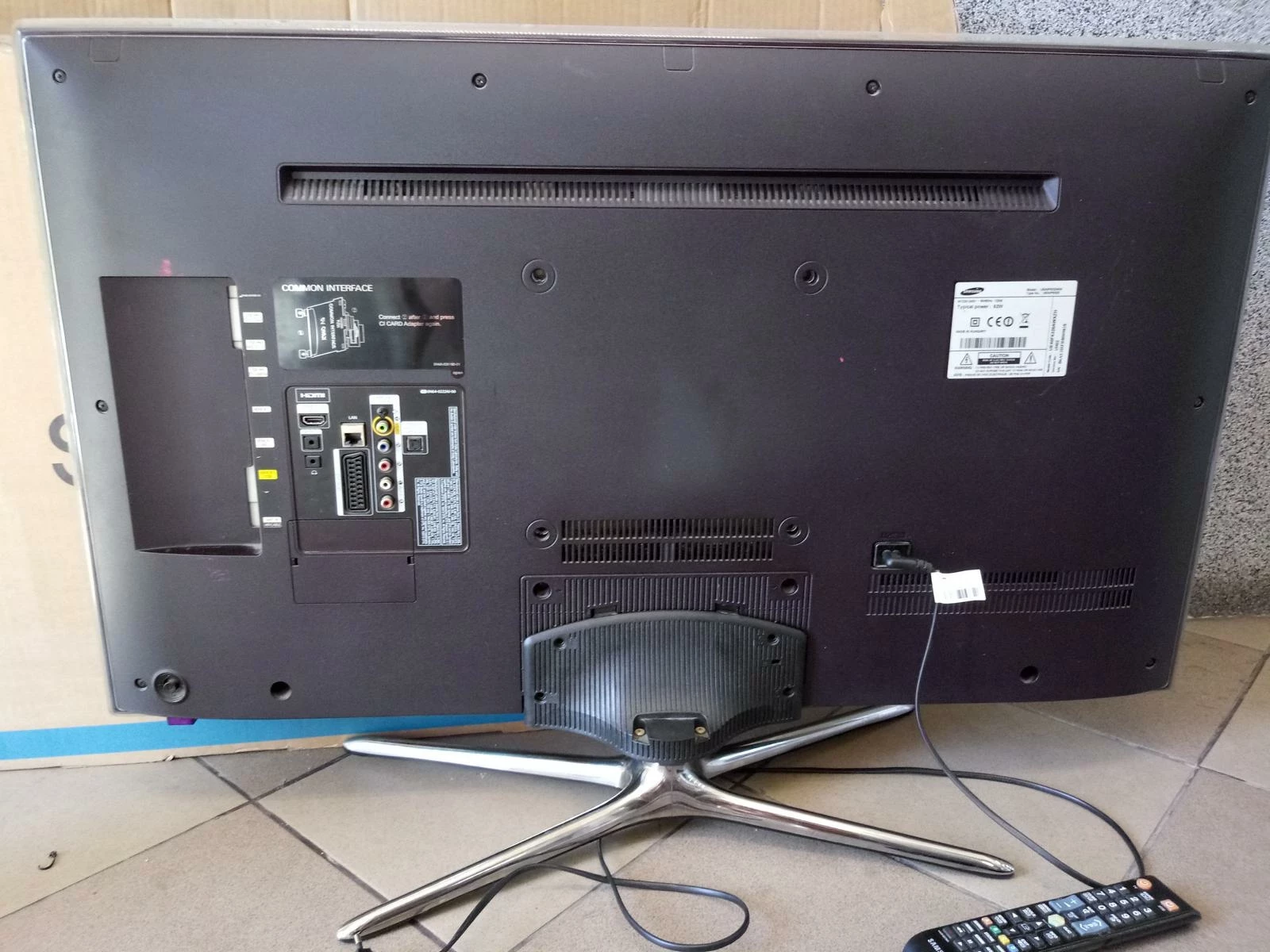 telewizor-smart-tv-samsung-ue40f6320aw-smart-tv-inny-system-producenta