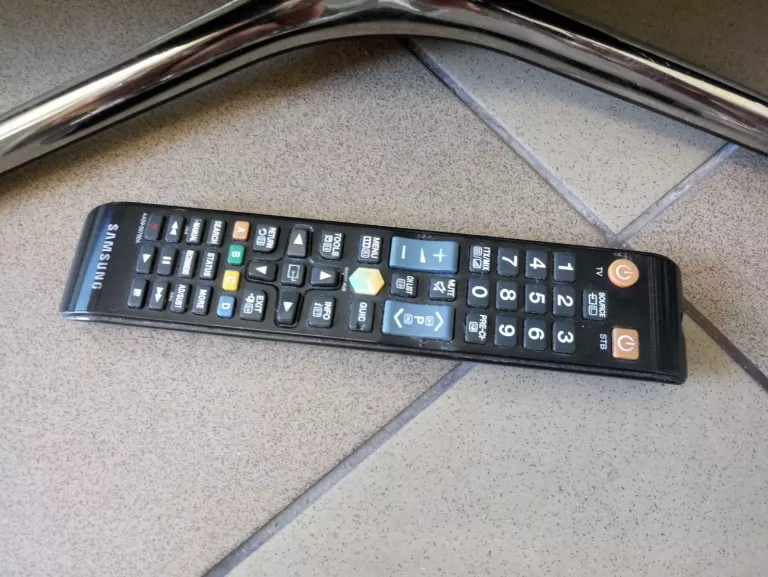 telewizor-smart-tv-samsung-ue40f6320aw-rozdzielczosc-ekranu-px-1920-x-1080