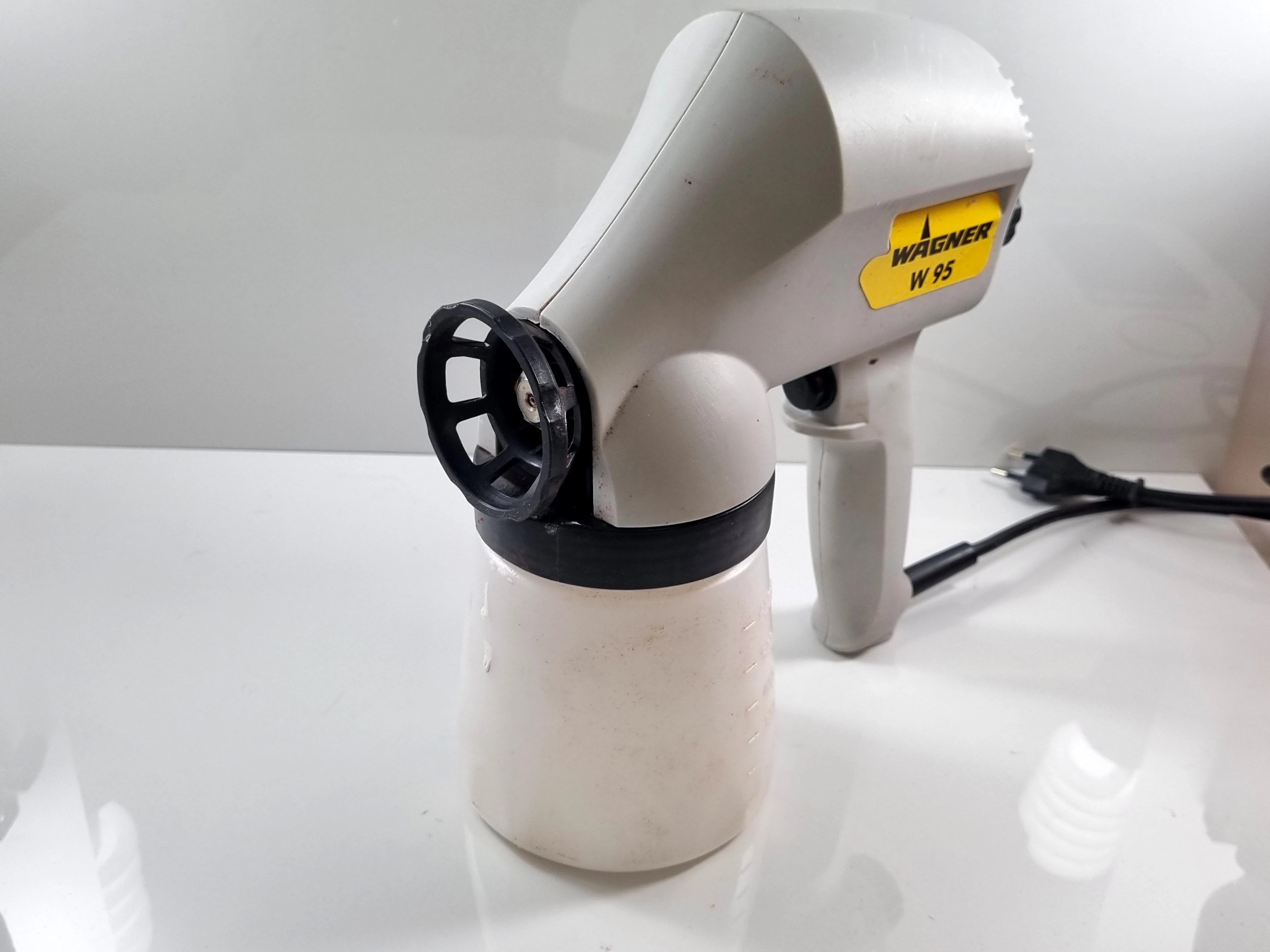 pistolet-malarski-natryskowy-wagner-w95-zasilanie-elektryczne