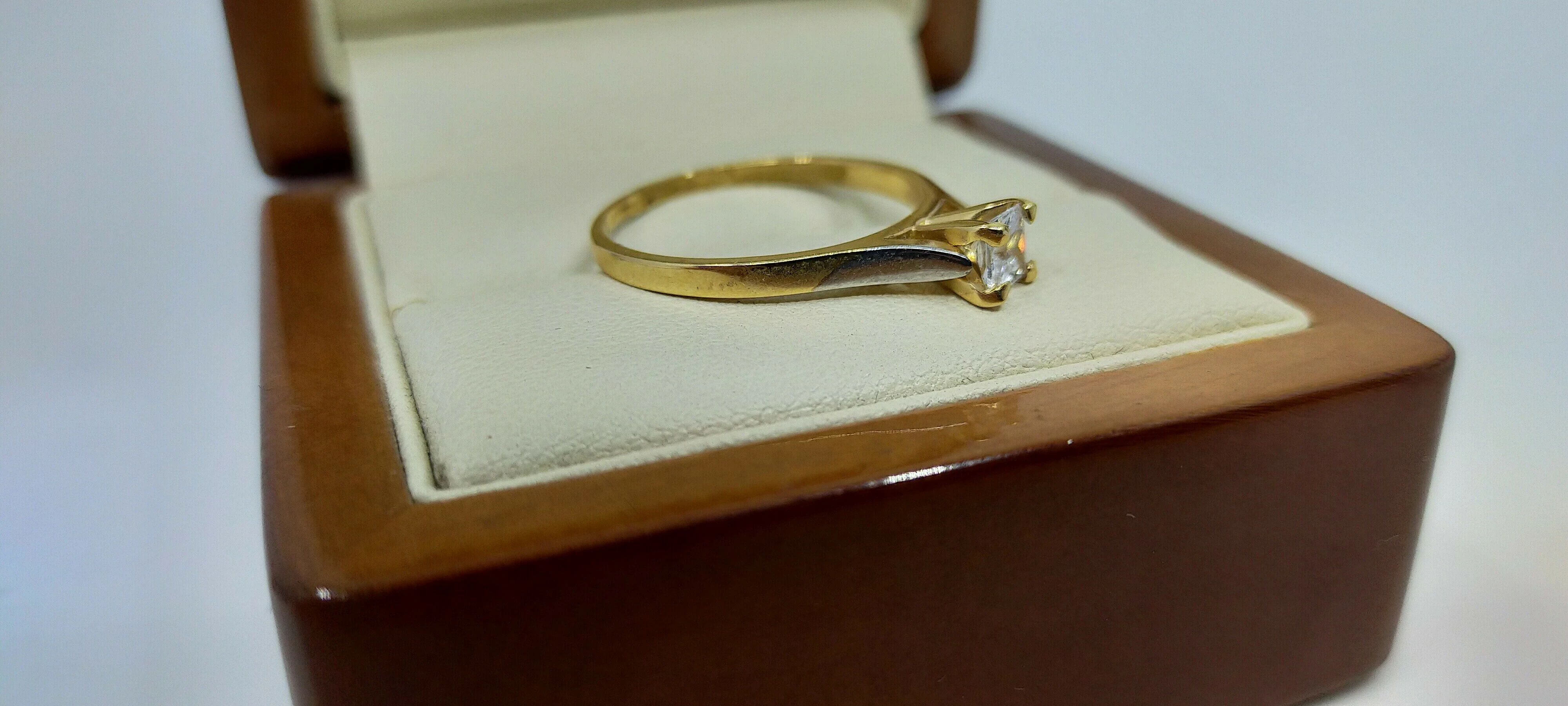 wyrob-jubilerski-pierscionek-585-stan-uzywany