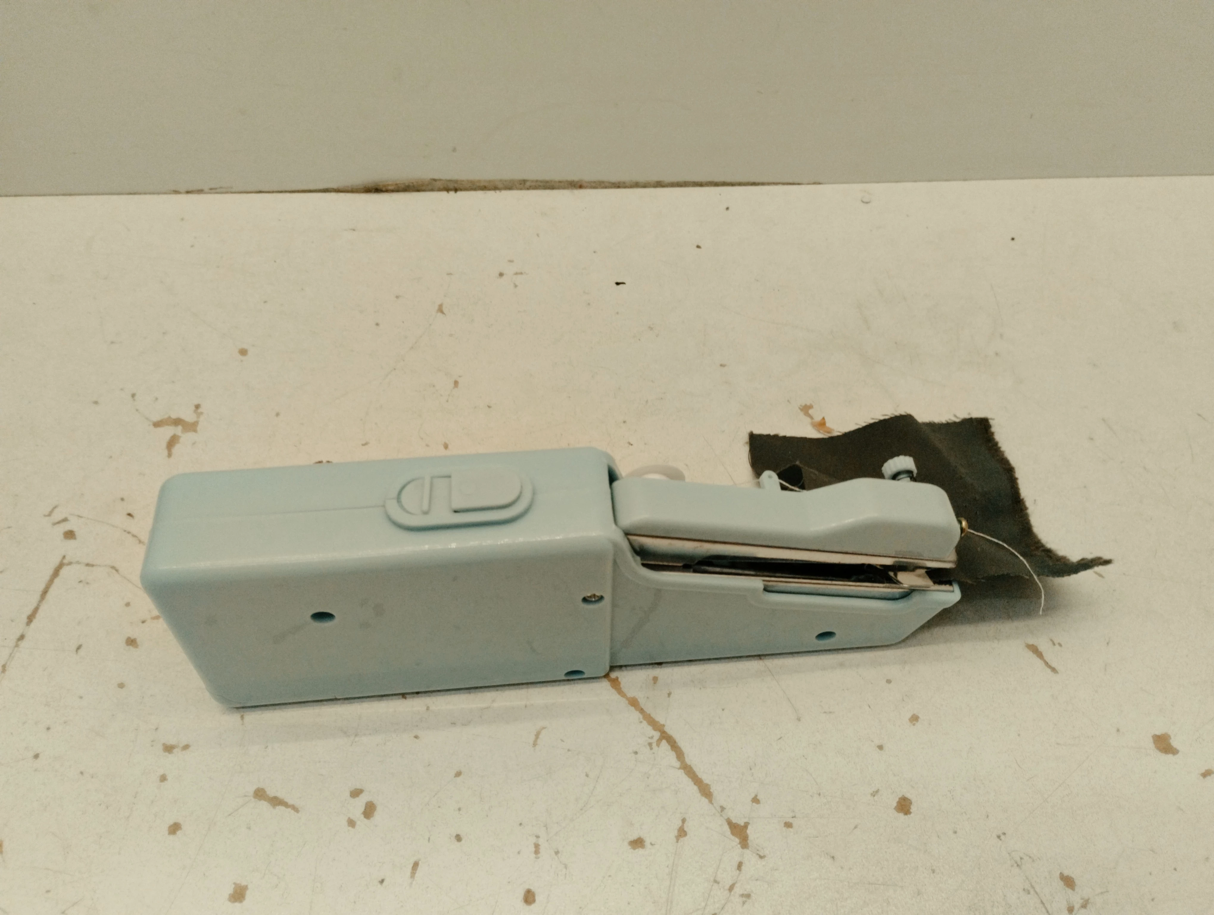 mini-maszyna-do-szycia-luxis-l204021-komplet-stan-uzywany