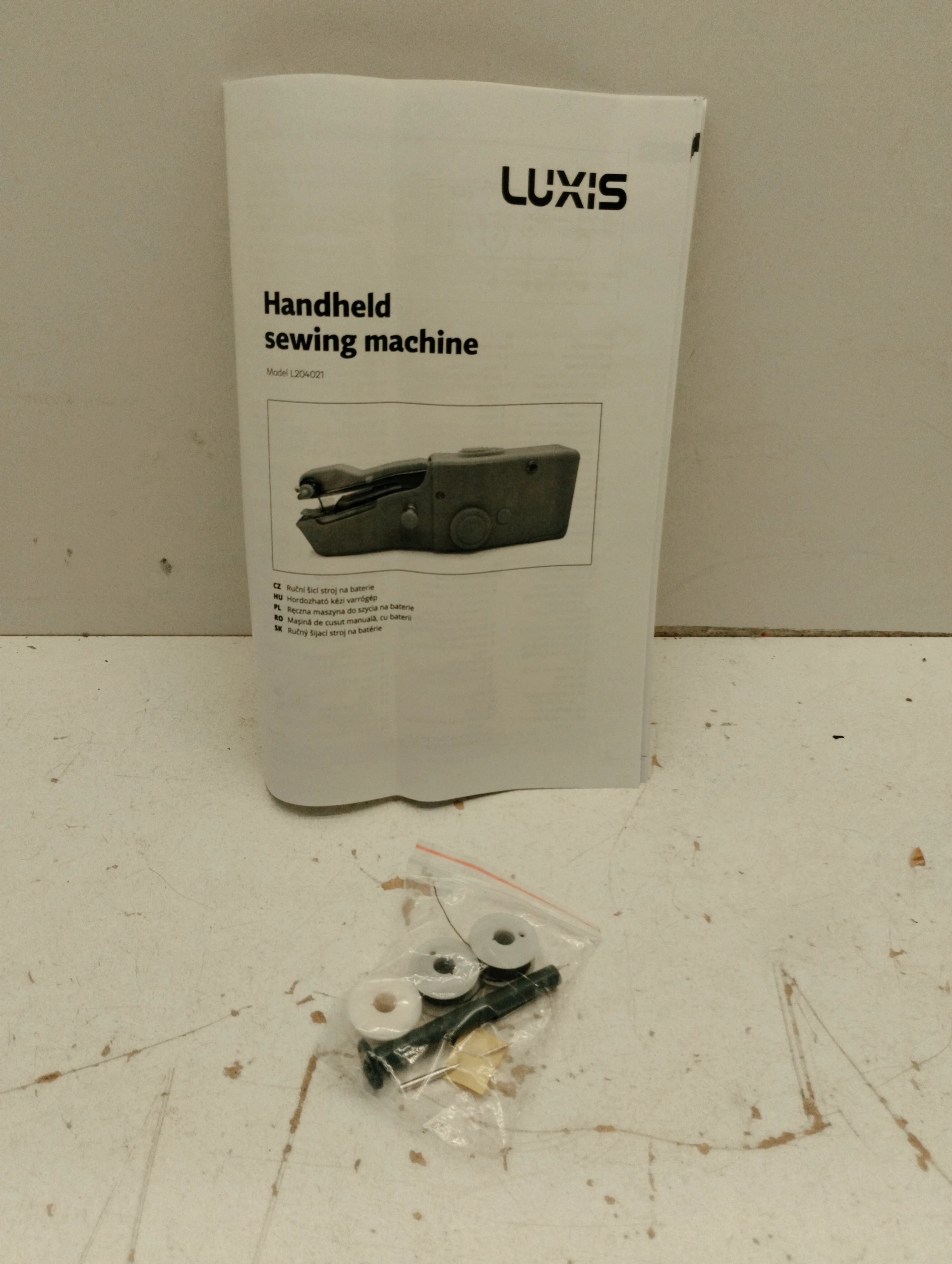 mini-maszyna-do-szycia-luxis-l204021-komplet-model-om1818