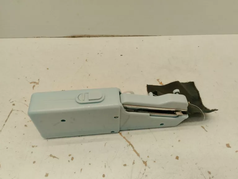 mini-maszyna-do-szycia-luxis-l204021-komplet-stan-uzywany