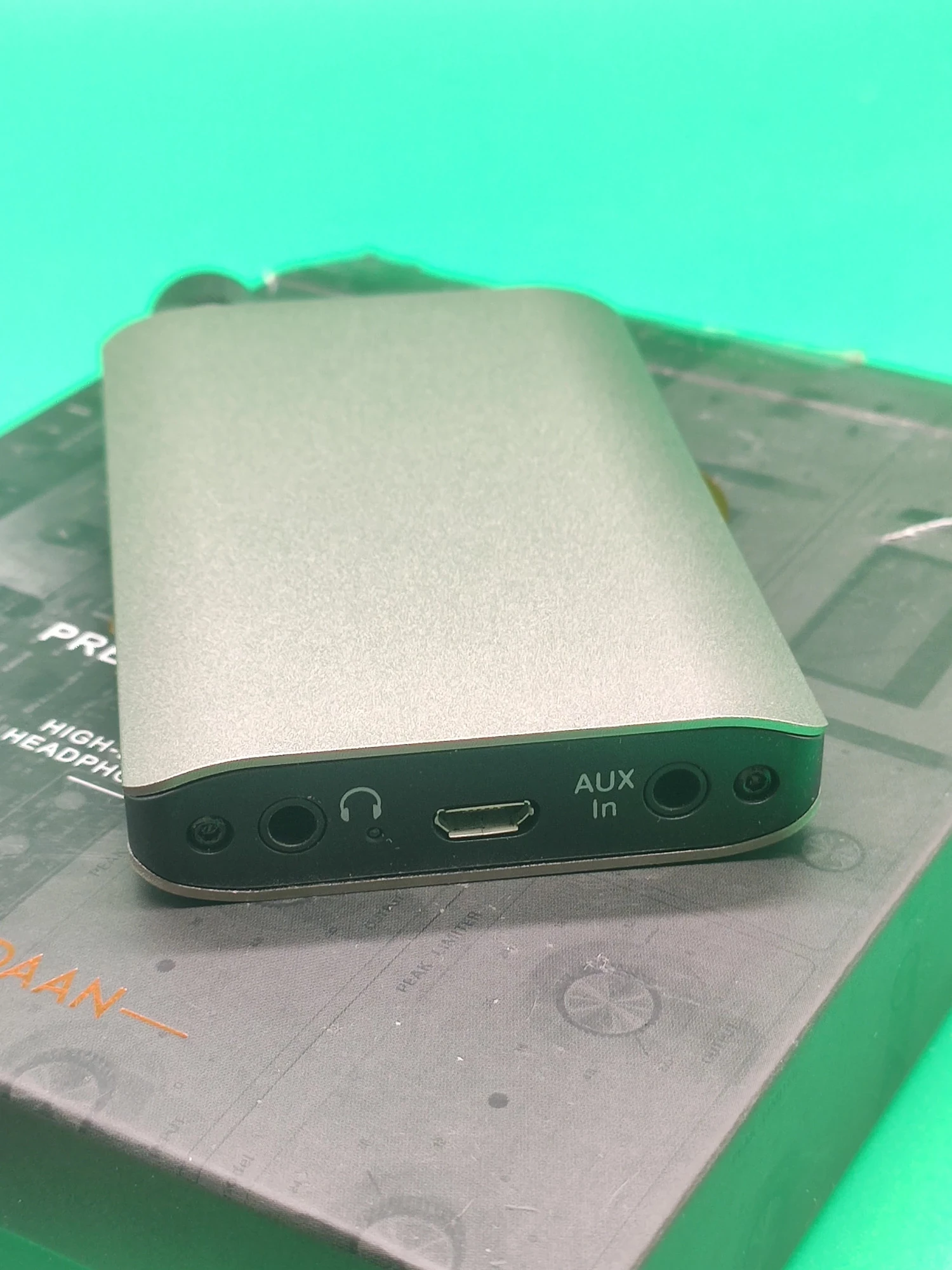 wzmacniacz-sluchawkowy-przenosny-liam-and-daan-am-stan-uzywany