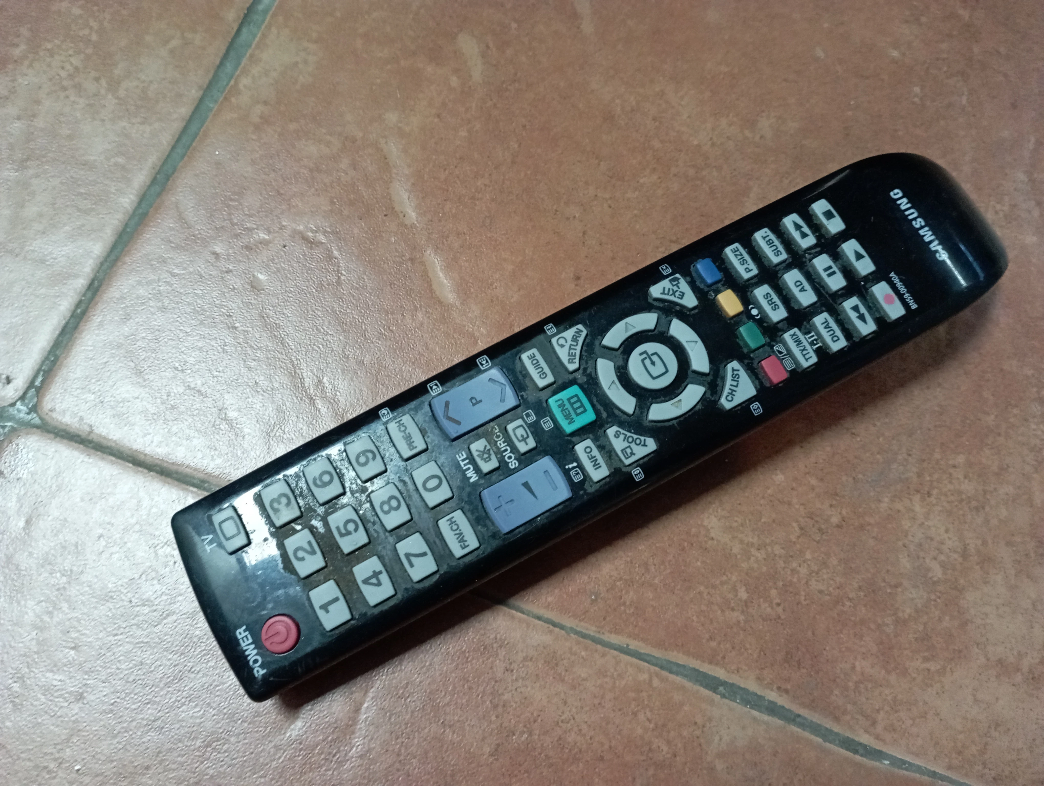 opis-telewizor-samsung-le40b530p7wpilotkabel-typ-telewizora-led