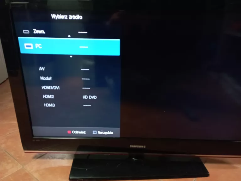 opis-telewizor-samsung-le40b530p7wpilotkabel-marka-samsung