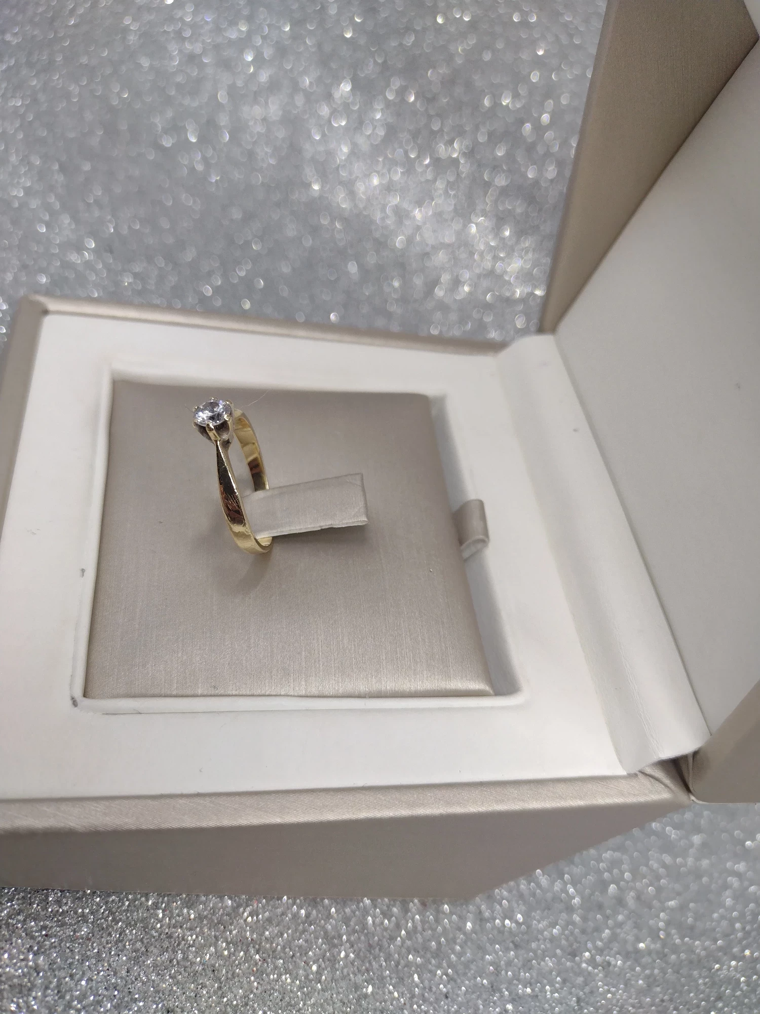 wyrob-jubilerski-uzywany-pierscionek-585-stan-uzywany