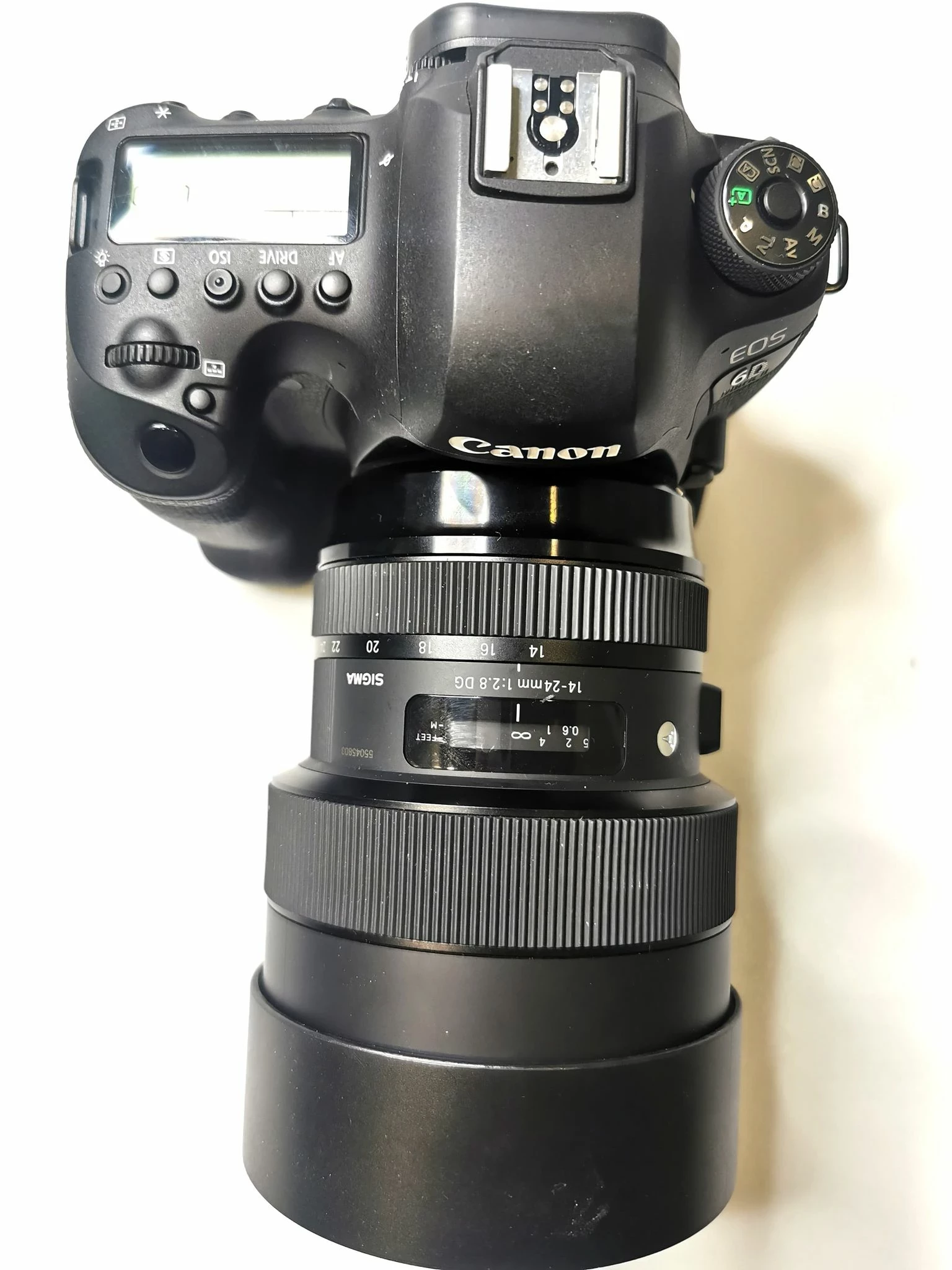 aparat-fotograficzny-lustrzanka-w-zestawie-korpus