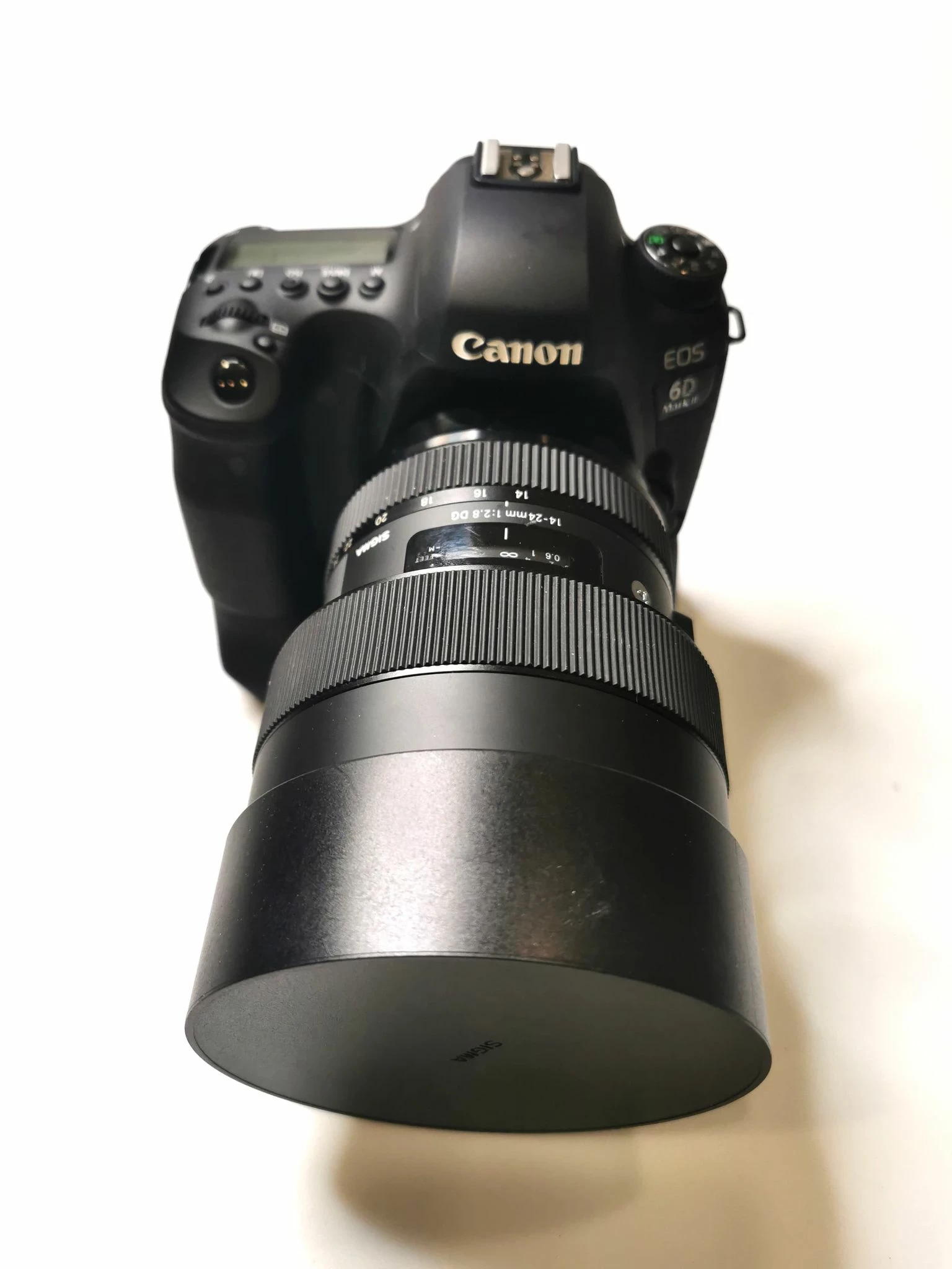 aparat-fotograficzny-lustrzanka-marka-canon