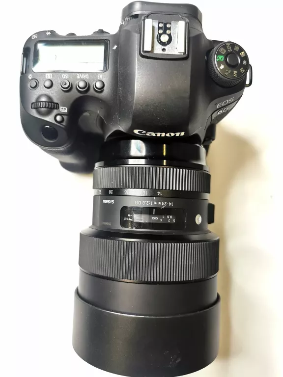 aparat-fotograficzny-lustrzanka-w-zestawie-korpus