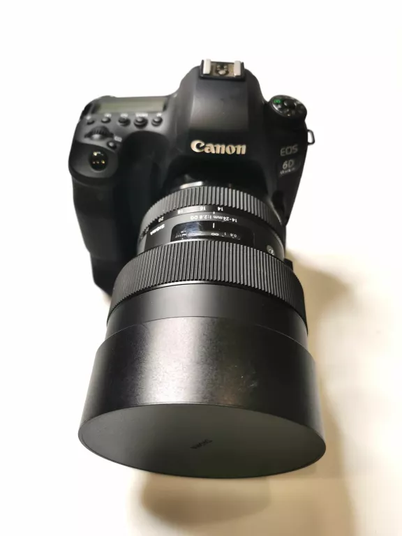 aparat-fotograficzny-lustrzanka-marka-canon