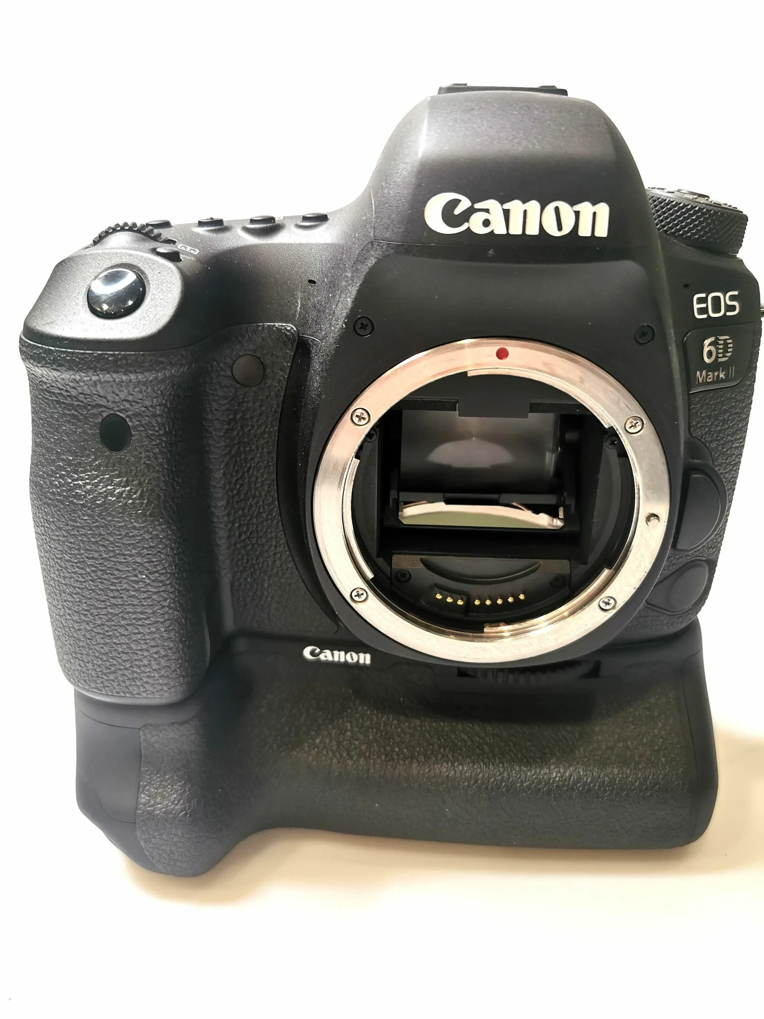 aparat-fotograficzny-lustrzanka-model-6d-mark-ii