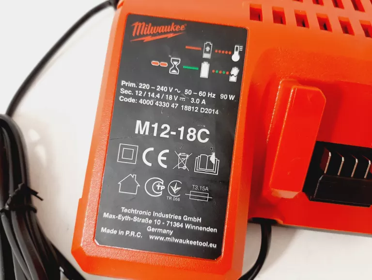 ŁADOWARKA MILWAUKEE M12-18C