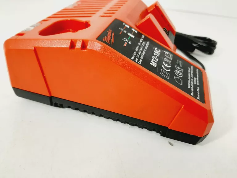 ŁADOWARKA MILWAUKEE M12-18C