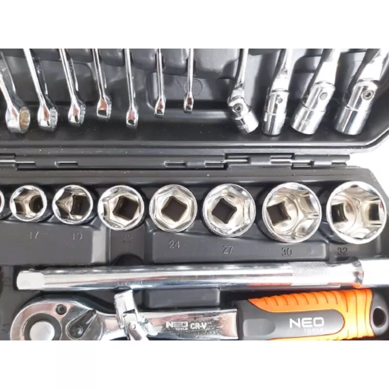 NEO TOOLS 08-915 KLUCZE NASADOWE ZESTAW 77 SZ