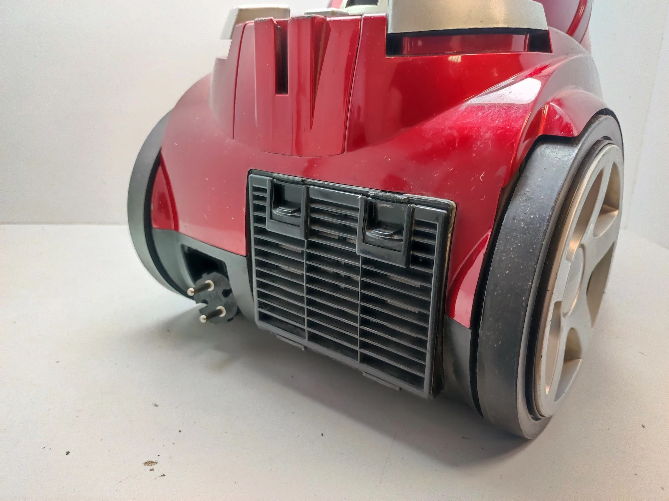 odkurzacz-bezworkowy-dirt-devil-centec-2-opis-stan-uzywany