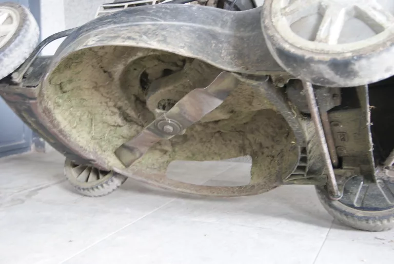 kosiarka-spalinowa-briggsstratton-625e-190cc-zakres-regulacji-wysokosci-koszenia-25