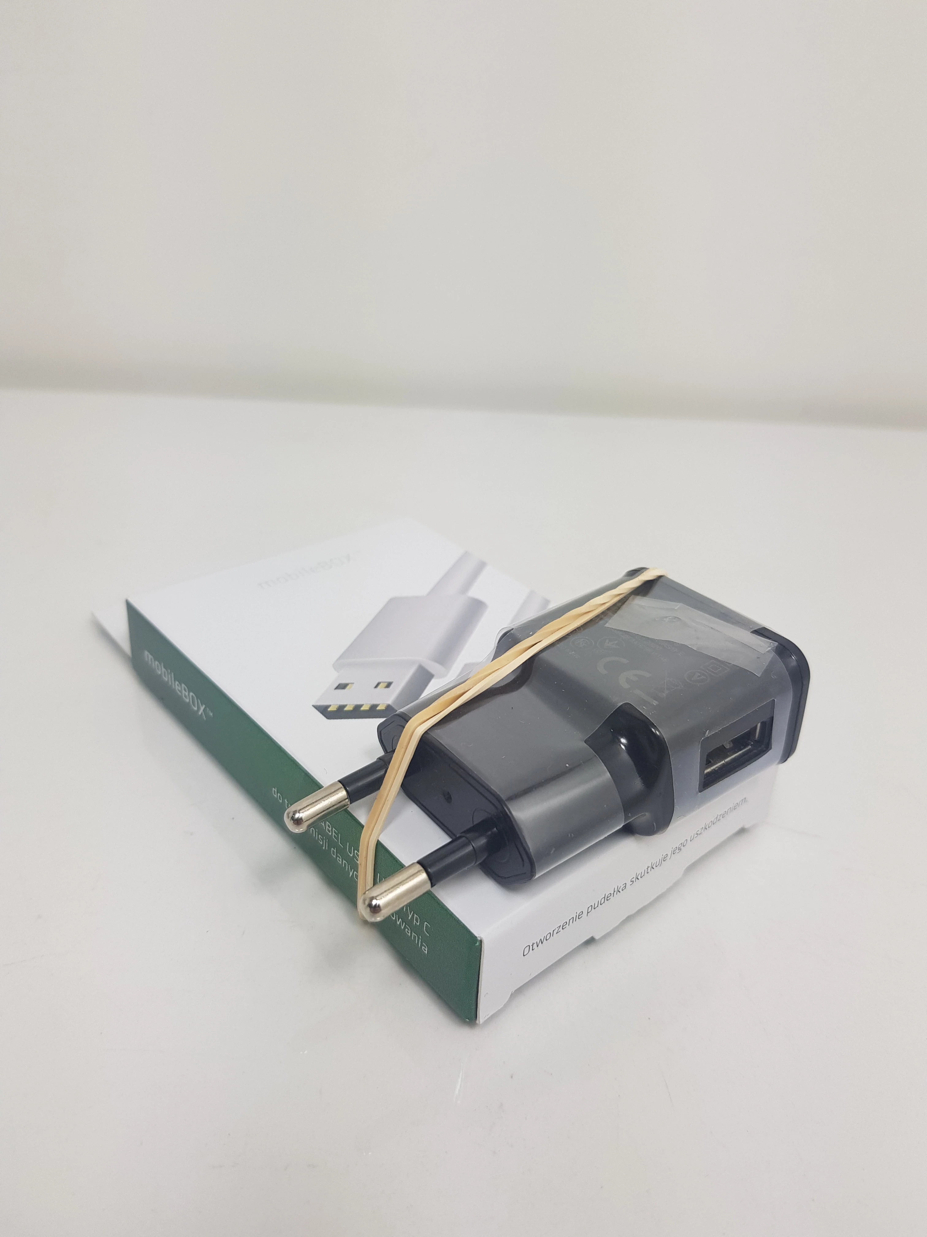 ladowarka-sieciowa-kostka-stan-11323-2